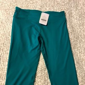 Fabletics Capris pants with Tags